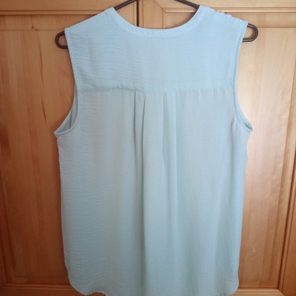Torrid blouse NWOT Size 00/14 - Picture 2 of 5